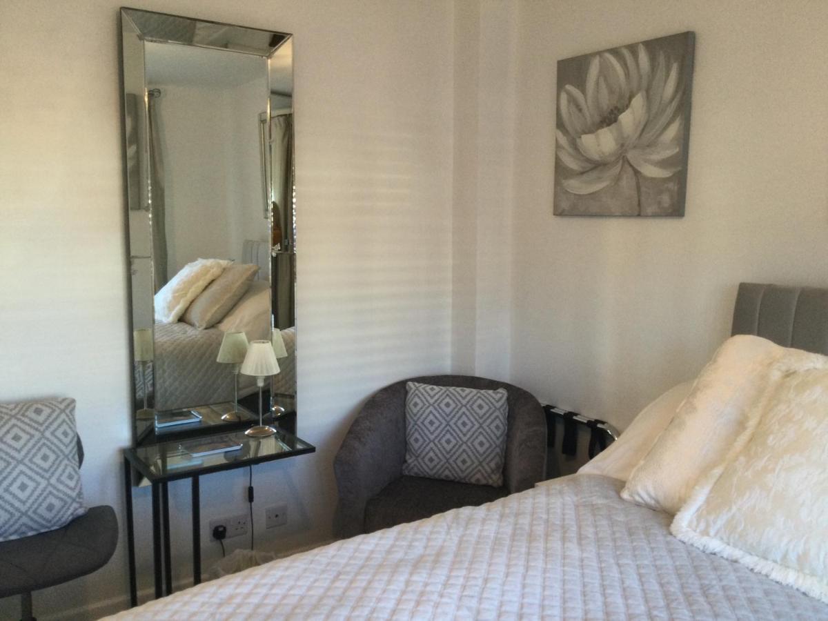 Rise & Shine Bed & Breakfast Titchfield ภายนอก รูปภาพ